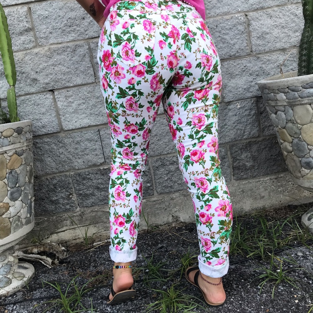 Woman’s Floral jeans